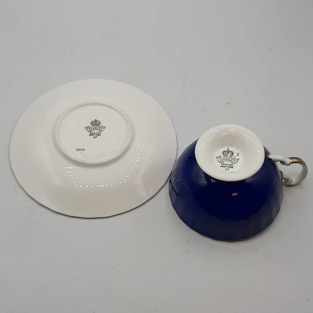Vintage Aynsley Bone China Tea Cup and Saucer Cobalt Blue and Gold 2469 - Picture 8 of 10